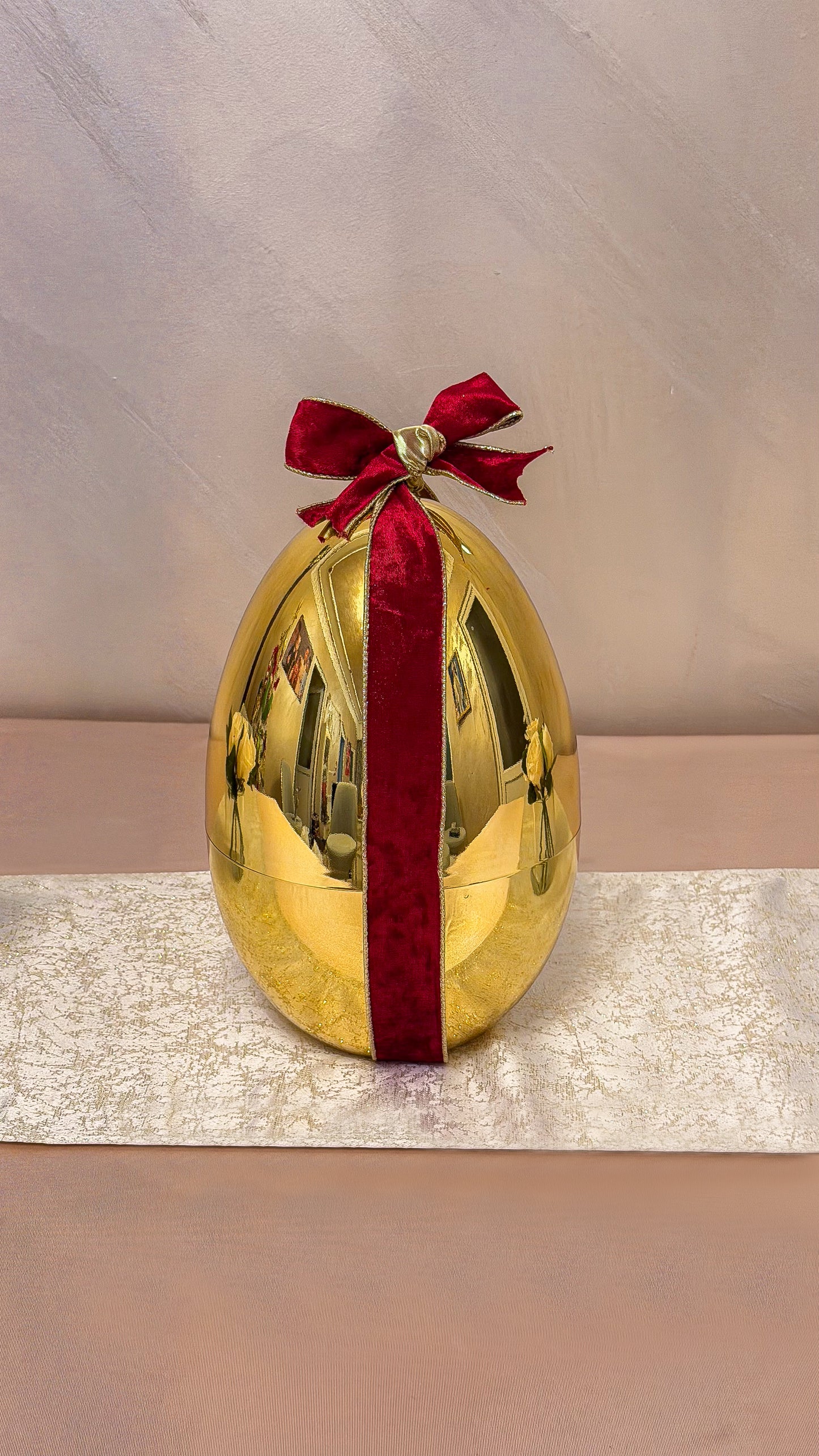 Set tacâmuri inox auriu 24 piese cu suport decorativ tip ou